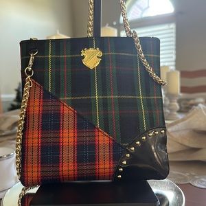 MAC COSMETIC POUCH NWOT! Chain included!